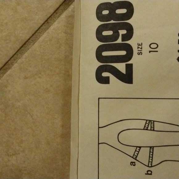 Vogue Sewing Pattern . - Picture 7 of 13